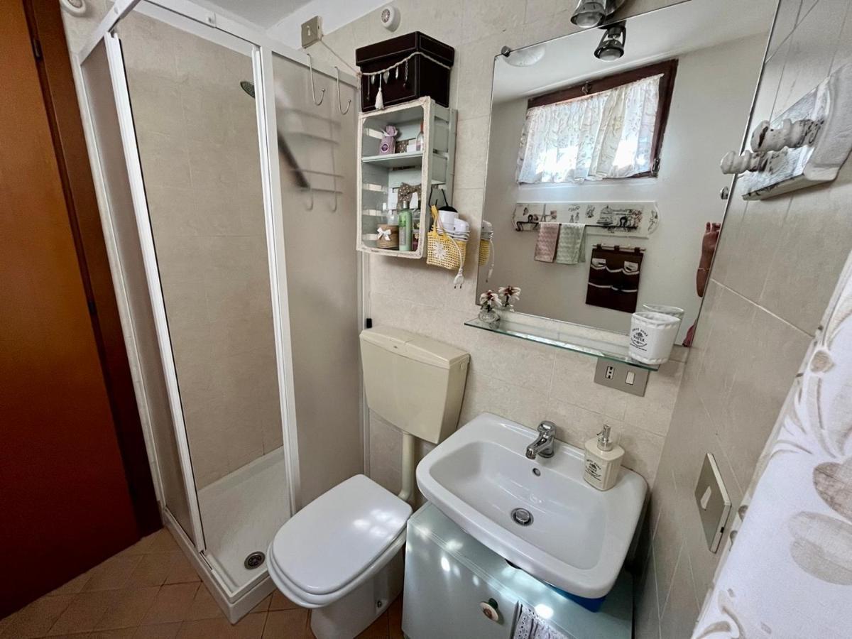 Ferienwohnung Casa Elena Sueglio Exterior foto
