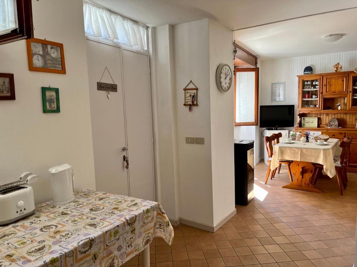 Ferienwohnung Casa Elena Sueglio Exterior foto